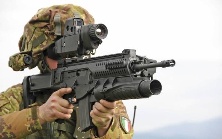 Armata română va utiliza armament Beretta produs la Plopeni