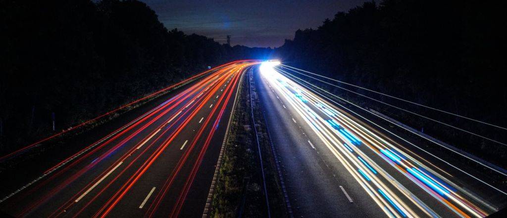 IEA propune reducerea limitei de viteză pe autostrăzi pentru a economisi carburant