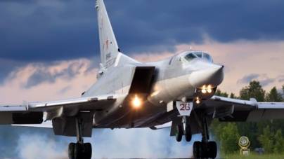 NATO cere Rusiei să renunțe la Crimeea, Putin amplasează noi bombardiere strategice și nave militare