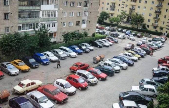 Dispus să plătească 100.000 de lei pentru a închiria un loc de parcare. În România