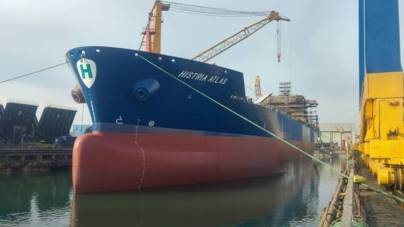 Șantierul naval Constanța e pe val: tancul petrolier Histria Atlas a primit botezul mării