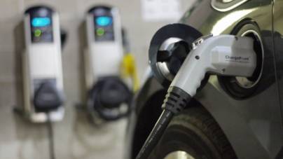 Eldrive și Renovatio instalează aproape 350 de noi stații de încărcare pentru mașini electrice