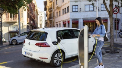 Volkswagen ar putea reveni la ideea unui Golf Electric din cauza întârzierii proiectului Trinity