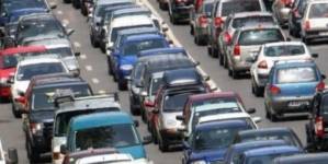 Studiu: Șoferii români admit că încalcă regulile de circulație aproximativ o dată pe lună