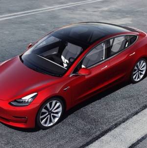 Dacia și Tesla domină piața mașinilor electrice din România