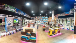 Românii au cheltuit cu 5% mai mult pentru bunuri de larg consum şi produse electro-IT