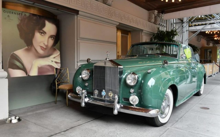 Așa arată Rolls Royce-ul deținut de Elizabeth Taylor vândut cu peste o jumătate de milion de dolari