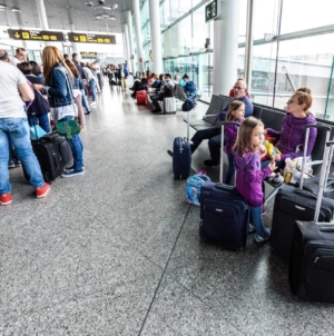 Greva de pe aeroporturile italiene provoacă anularea a sute de zboruri. Și în Marea Britanie, Belgia sau Portugalia se pregătesc acțiuni de protest