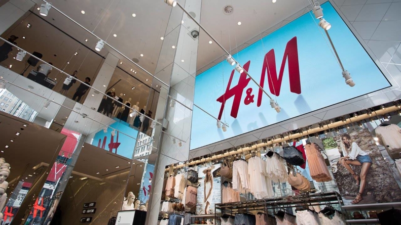 H&M a raportat prima creştere a profitului din ultimii doi ani