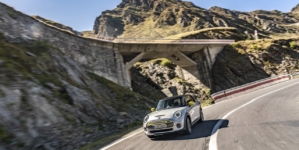 Mini Cooper SE, prezentat pe site-ul de presă BMW cu fotografii făcute în România