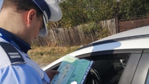 1 zi fără permis pentru fiecare 50 de lei „uitați”: Guvernul a aprobat normele care lasă șoferii pietoni pentru amenzile neplătite