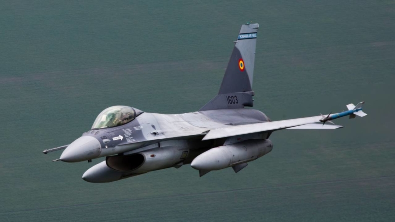 Dronă detectată aseară în largul Mării Negre. Avioane ridicate de la sol.