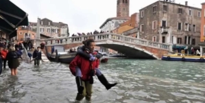 Nouă maree la Veneția. Orașul, inundat în proporție de 70%