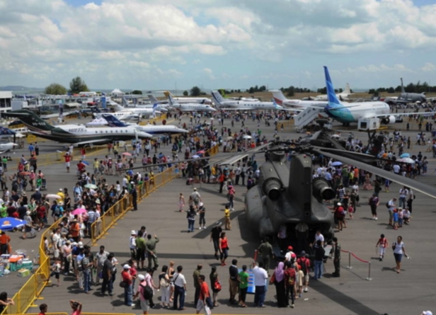 Virusul ucigaș din China compromite Salonul aeronautic de la Singapore