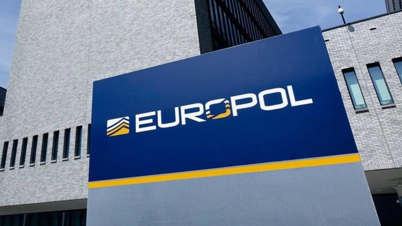 Europol: Infractorii încearcă să comercializeze remedii împotriva coronavirusului contrafăcute