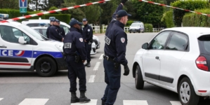 Franța înăsprește măsurile privind izolarea la domiciliu. Populația, somată să „nu plece în weekend”