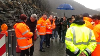 Ministrul Transporturilor despre surparea DN7 Vâlcea – Sibiu: Situația nu arată deloc bine