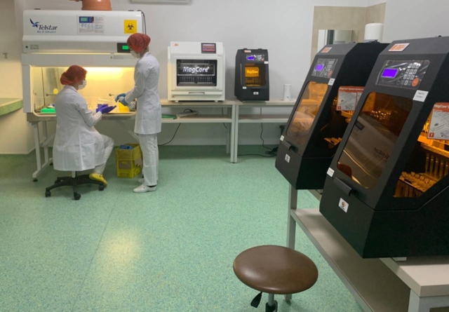 Ford, Fundația Țiriac și Rotary Craiova au oferit un aparat de testare pentru Covid-19 Spitalului Județean Craiova