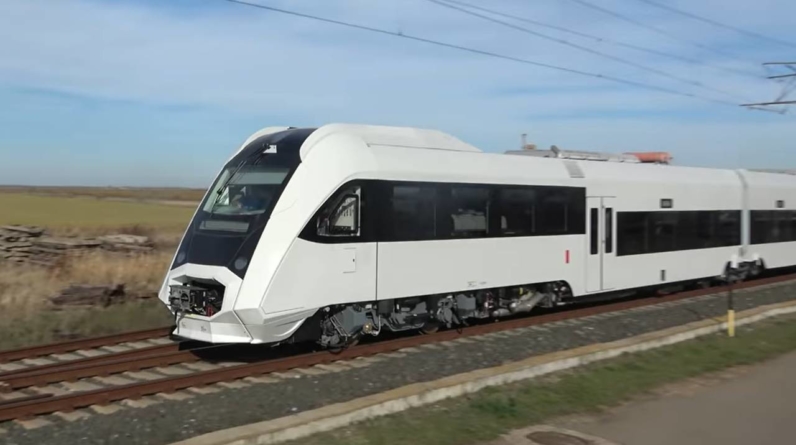 Primul automotor diesel produs de Electroputere VFU Paşcani, în ultima etapă de teste