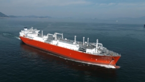 Iranul permite selectiv navelor să tranziteze strâmtoarea Ormuz