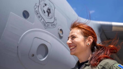 Prima femeie-comandant de aeronavă Heavy Airlift Wing din Europa este o româncă