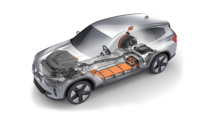 Un model electric BMW emite cu o treime mai puțin decât unul cu ardere internă