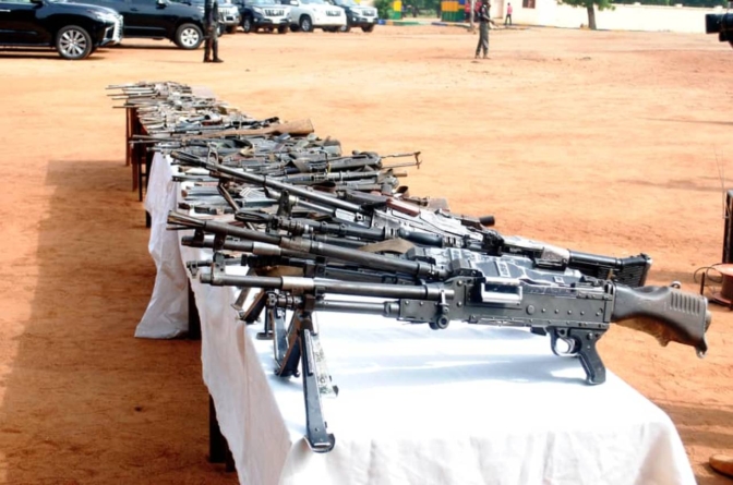 Producătorul de arme Kalashnicov întră sub controlul unui fost ministru rus