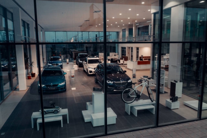 Auto Cobălcescu se extinde în afara Bucureștiului. Nou showroom BMW la Pitești
