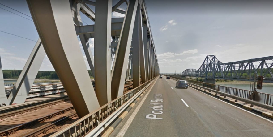 Patru companii se luptă pentru reabilitarea podului de la Fetești, uitat 38 de ani