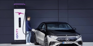 Mercedes-Benz reduce prețurile în China din cauza scăderii cererii