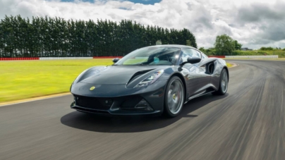 Lotus a prezentat Emira, model care va rivaliza cu Porsche 718 și Alpine A110