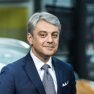 Luca de Meo, Renault: Planul UE de a accepta doar vehicule electrice din 2035 are consecințe. Mașinile sunt tot mai scumpe