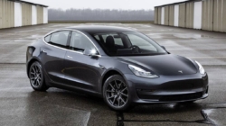 Vehiculul electric Tesla Model 3, mai scump second-hand decât nou