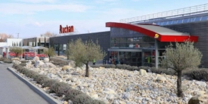ANPC a propus închiderea a patru magazine Auchan din Bucureşti