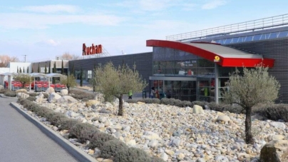 ANPC a propus închiderea a patru magazine Auchan din Bucureşti