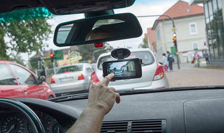 Proiect: Contravenţiile în trafic, constatate de poliţişti pe baza filmărilor realizate de șoferi