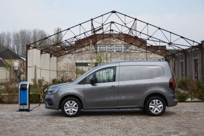 Renault Kangoo Van E-Tech Electric ajunge la clienți în primăvara lui 2022