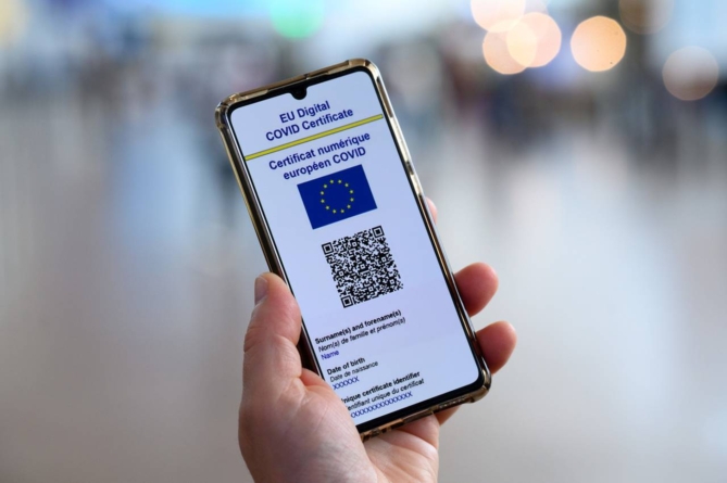De pe 1 februarie certificatul verde european este valabil doar nouă luni