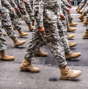 Ucraina majorează salariile soldaților. Cât câștigă un militar care luptă în prima linie