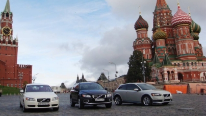 Volvo suspendă livrările de mașini către Rusia