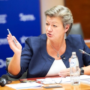 Comisarul european pentru Afaceri Interne: Este momentul ca România să intre în Schengen