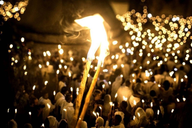 Lumina Sfântă venită de la Ierusalim va ajunge în această seară în România