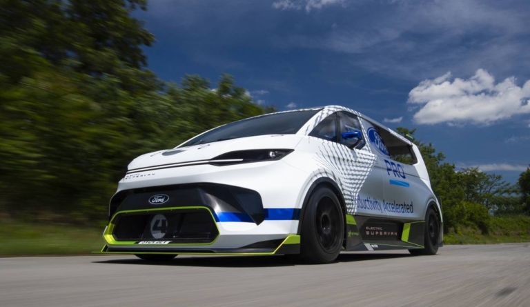 Ford Pro Electric SuperVan, cu 2.000 CP, dezvăluit la Goodwood Festival of Speed