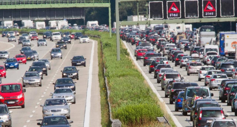 Germania pare să fi găsit soluția pentru reducerea traficului auto: transportul în comun ieftin
