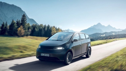 Sono Sion, vehicul care se încarcă de la soare, are o autonomie de 305 km și un preț de 30.000 de euro