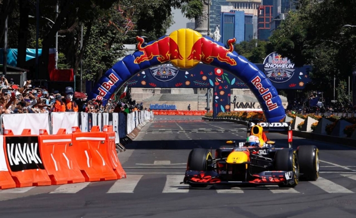 Românii, invitați de Max Verstappen la Red Bull Racing Show de la București