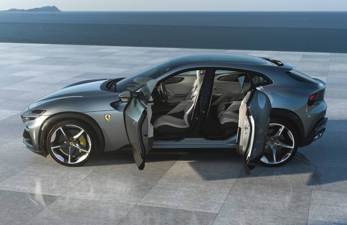 Ferrari a oprit temporar comenzile pentru SUV-ul Purosangue