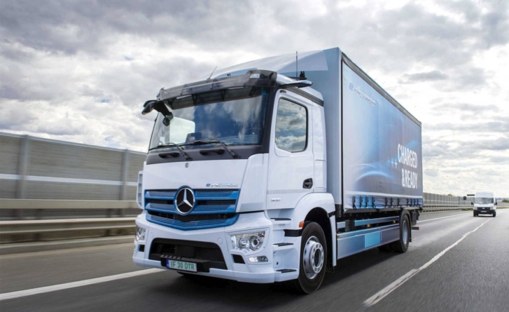 Un al treilea camion electric este testat în România. După Scania și Ford Trucks a venit rândul Mercedes-Benz