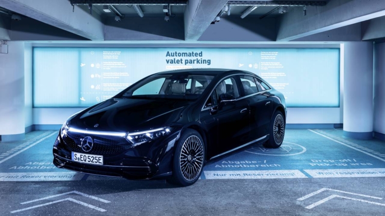 Mercedes-Benz și Bosch vor testa parcarea complet automatizată la Stuttgart