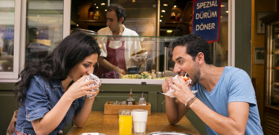 A mai căzut un mit: doner kebab, mai dorit de nemți decât currywurst